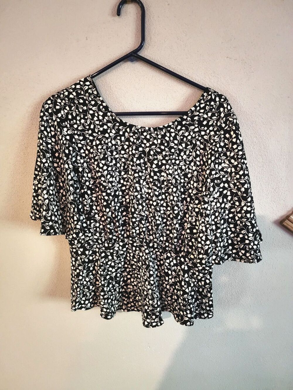 Who What Wear French Girl Monochrome Floral Peplum Top Womens Flutter Sleeve S